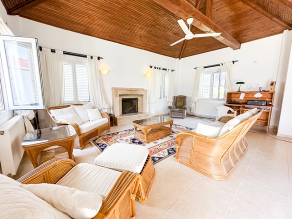 4-bedroom bungalow in Lapta Kyrenia with private swimming pool, garden, outdoor seating area, and detached single-level home with ready title deed in North Cyprus