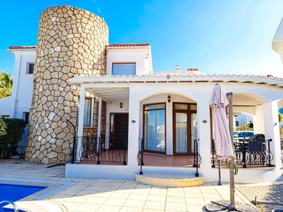 3 bedroom villa with private pool in Bahceli Kyrenia