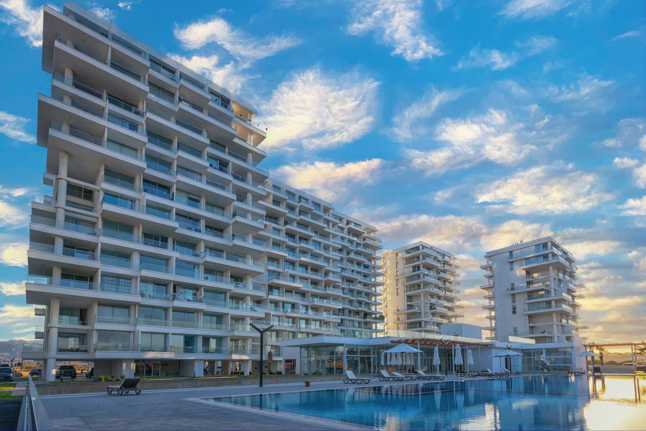R-BOA-002 (12) Fully furnished 2-bedroom apartment with balconies near the sea in Bogaz Iskele North Cyprus