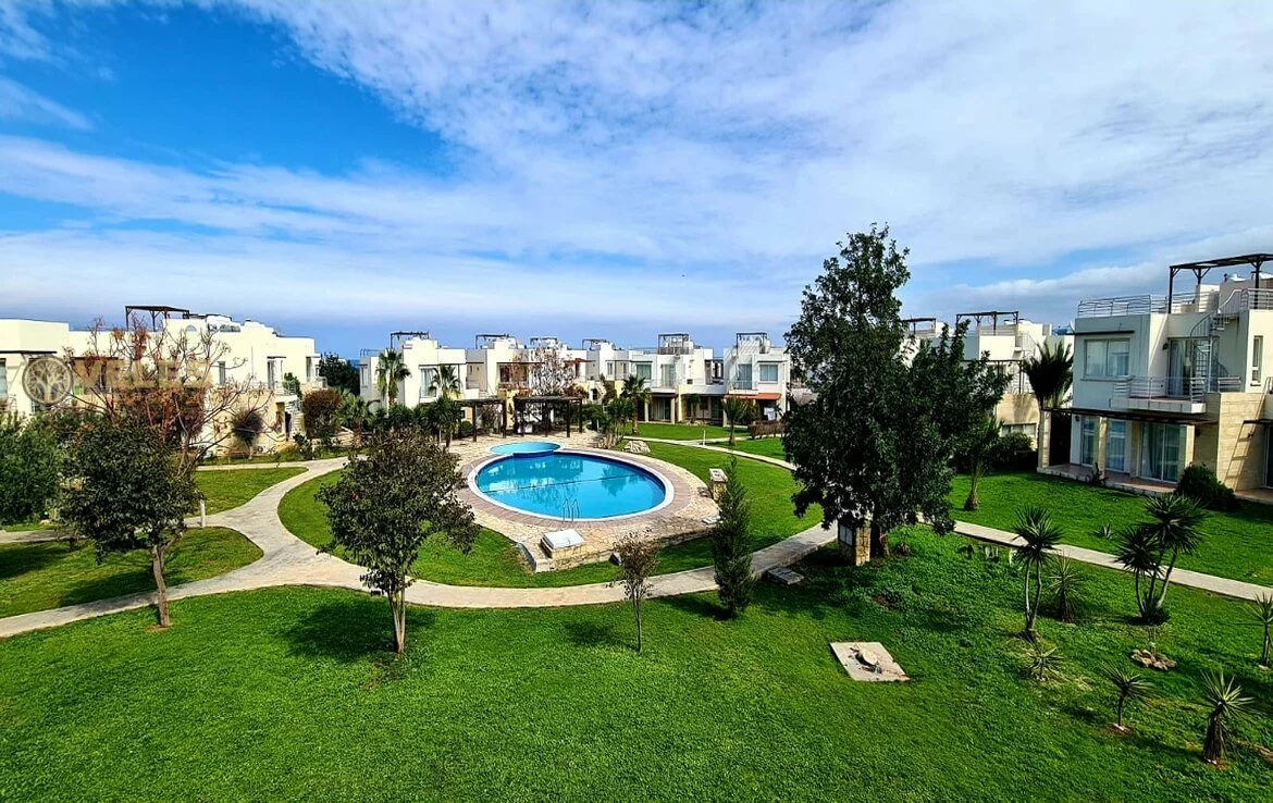 R-ESE-004 (12) Fully furnished 2-bedroom townhouse apartment with rooftop terrace in Turtle Bay Esentepe North Cyprus