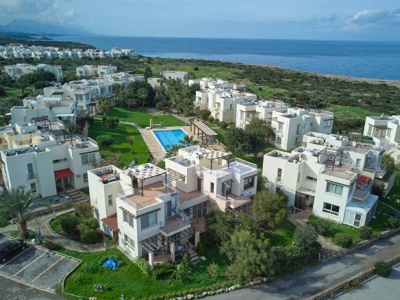 Fully furnished 2-bedroom townhouse apartment with rooftop terrace in Turtle Bay Esentepe North Cyprus