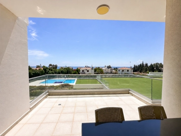 Fully furnished 2-bedroom apartment with balconies near the sea in Bogaz Iskele North Cyprus