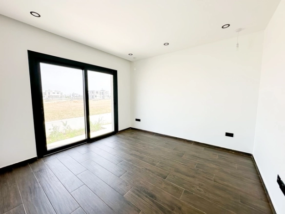 3+1 ground floor apartment in Ötüken near Long Beach Iskele