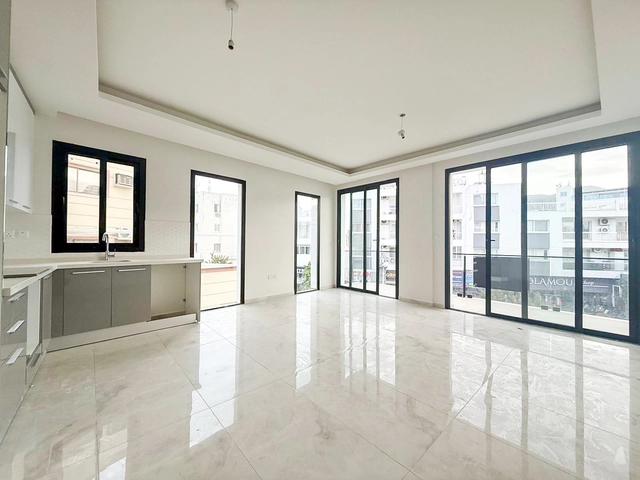 Kyrenia city center apartment (8) Two-bedroom apartment for sale in Kyrenia city centre