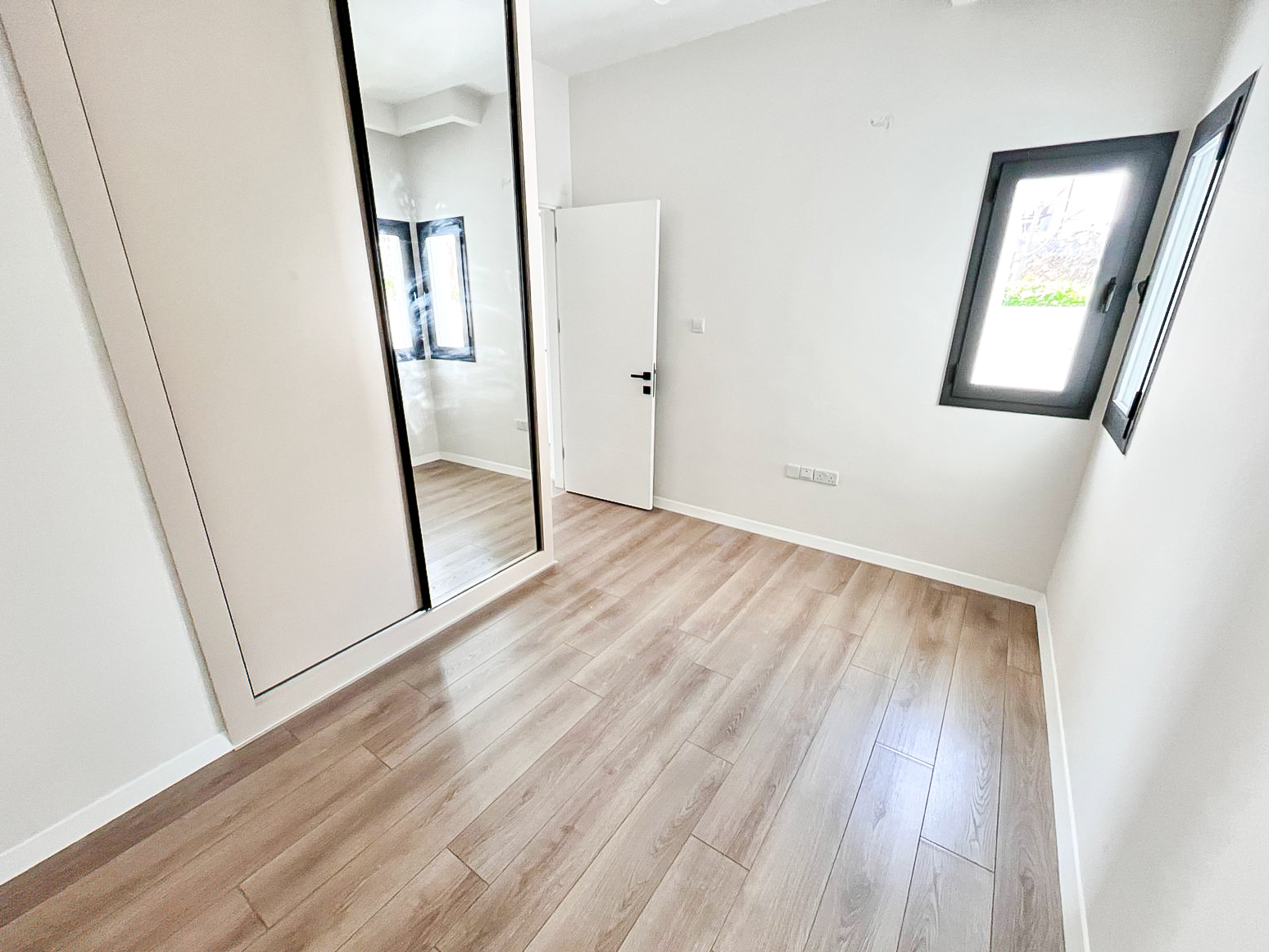 Vista Life (14) Three-bedroom apartment with private roof terrace in Çatalköy, Kyrenia
