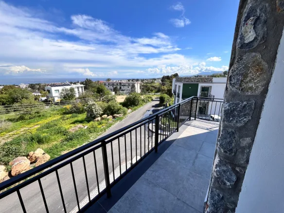 Three-bedroom apartment with private roof terrace in Çatalköy, Kyrenia