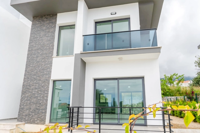 e2-1 (10).jpg10 Three-bedroom semi-detached duplex villa with communal pool in Alsancak Yeşiltepe, Kyrenia, North Cyprus.