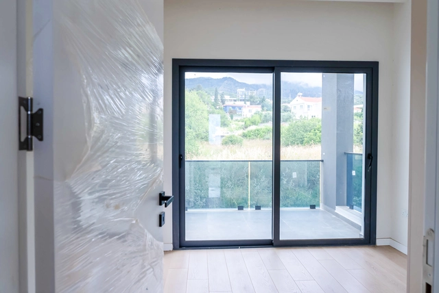 e2-1 (12).jpg12 Three-bedroom semi-detached duplex villa with communal pool in Alsancak Yeşiltepe, Kyrenia, North Cyprus.