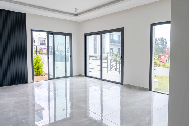 e2-1 (9).jpg9 Three-bedroom semi-detached duplex villa with communal pool in Alsancak Yeşiltepe, Kyrenia, North Cyprus.